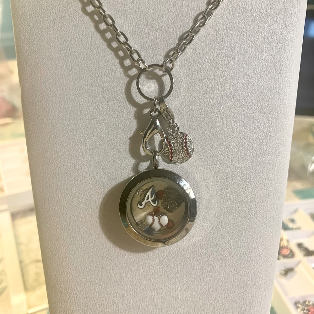 Atlanta Braves Locket and Dangle